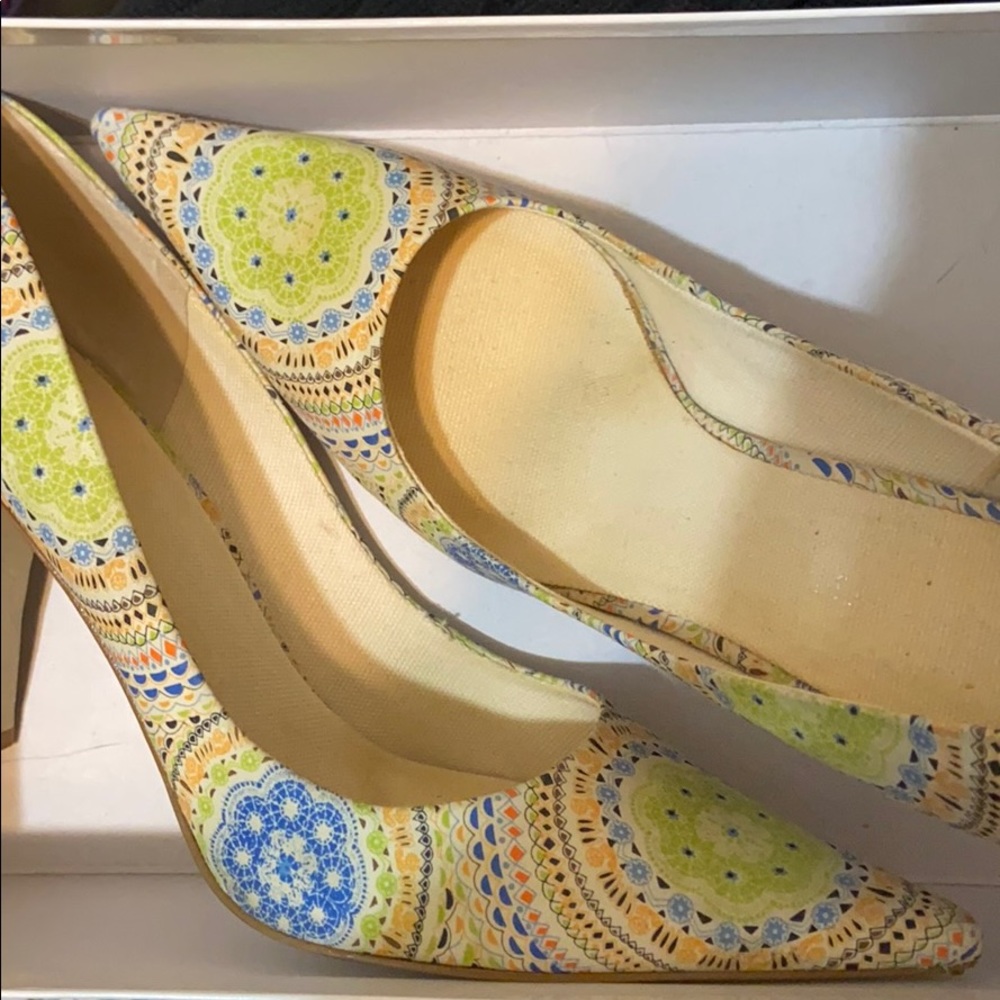Nine West women’s heels beautiful print